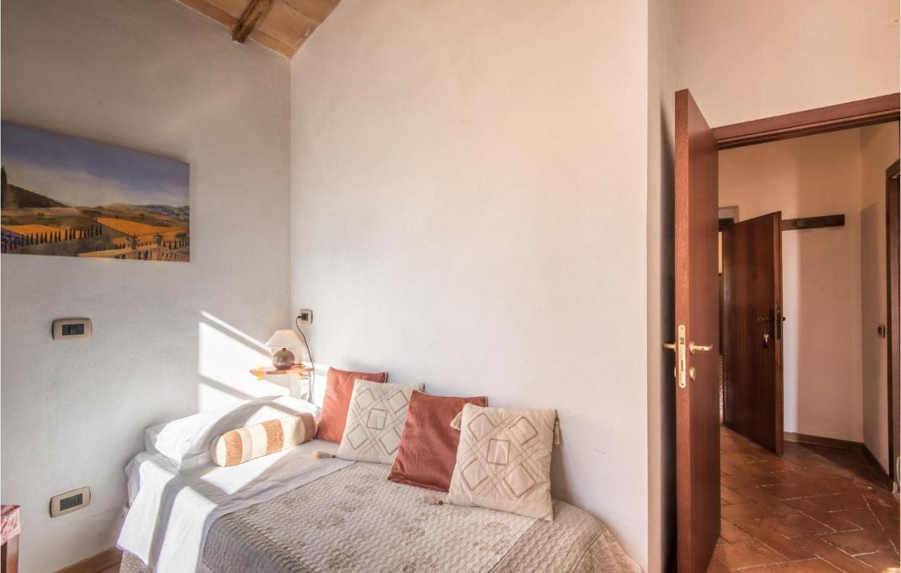 Gorgeous Home In Montalcino With Kitchen Exterior foto